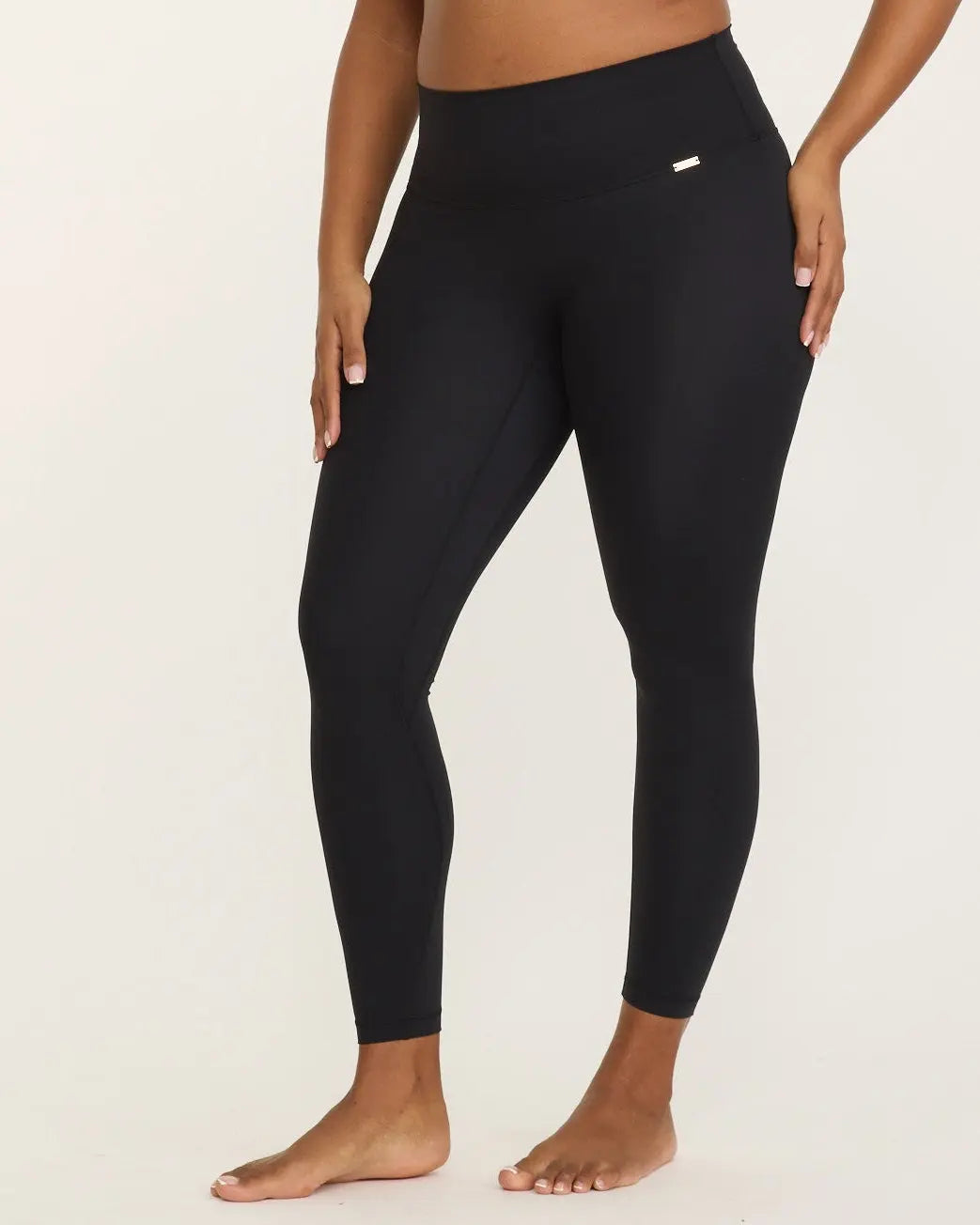 Bonita Leggings - Black AMADAWEAR