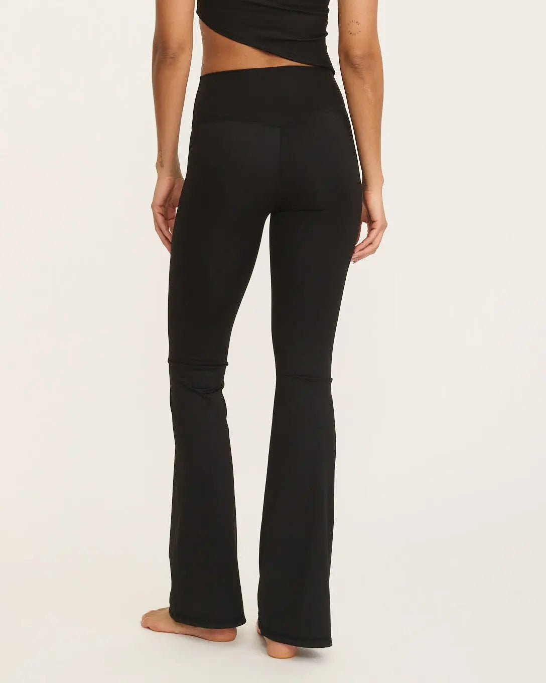 Camilla Flare Leggings - Black AMADAWEAR
