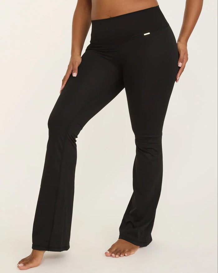 Camilla Flare Leggings - Black AMADAWEAR