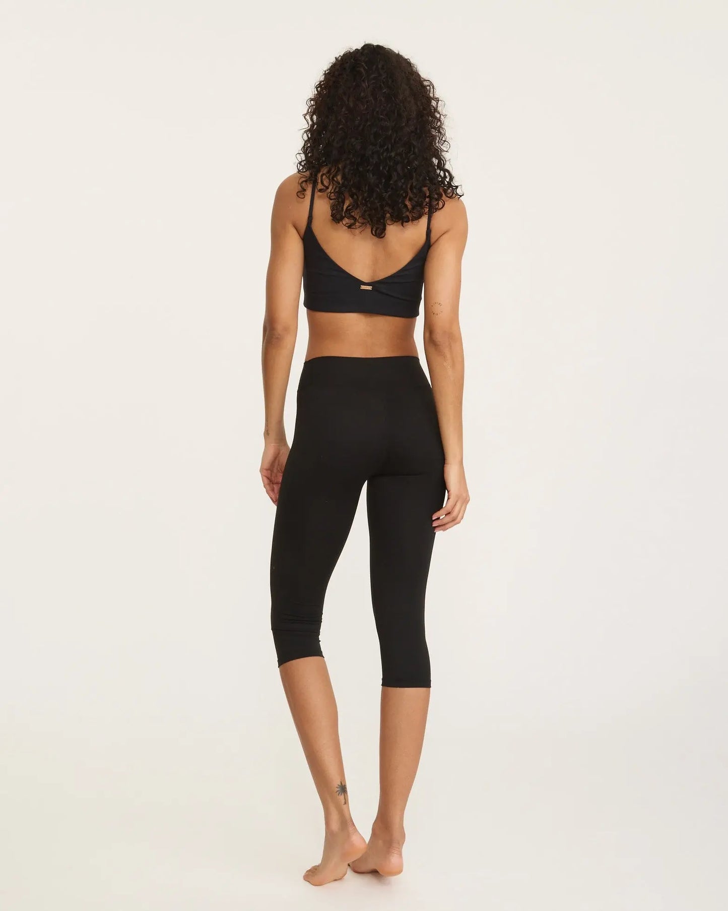 Capri Leggings - Black AMADAWEAR
