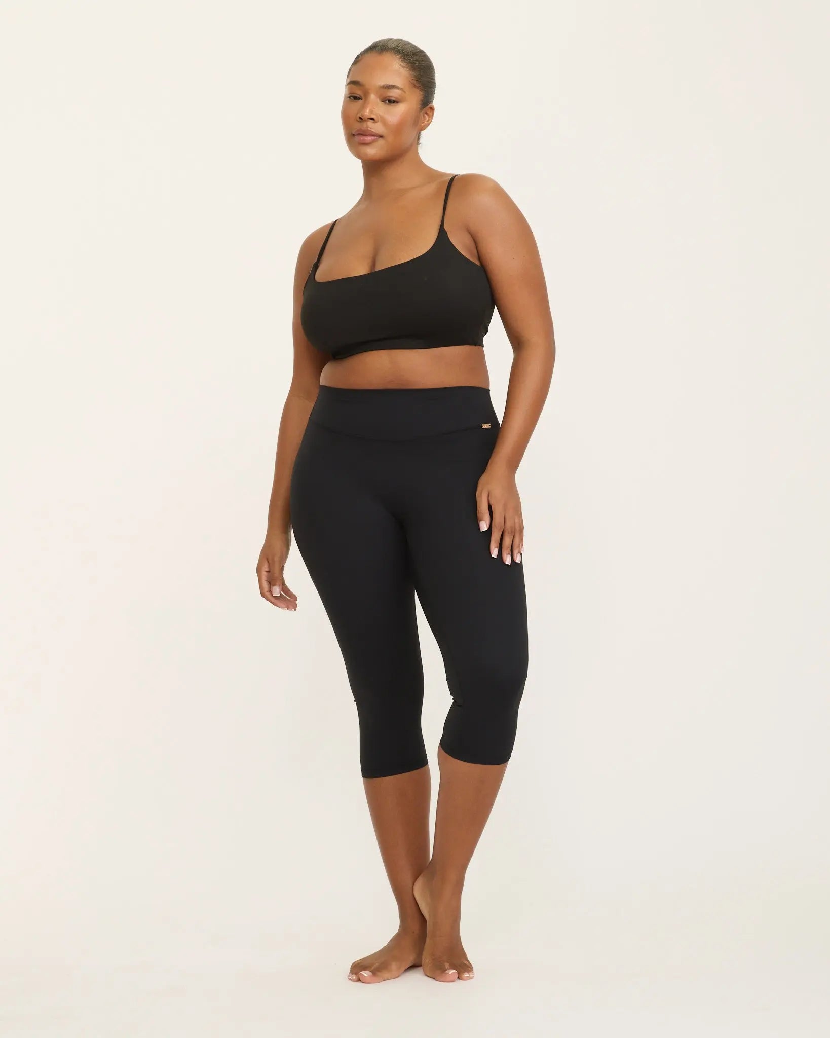 Capri Leggings - Black AMADAWEAR