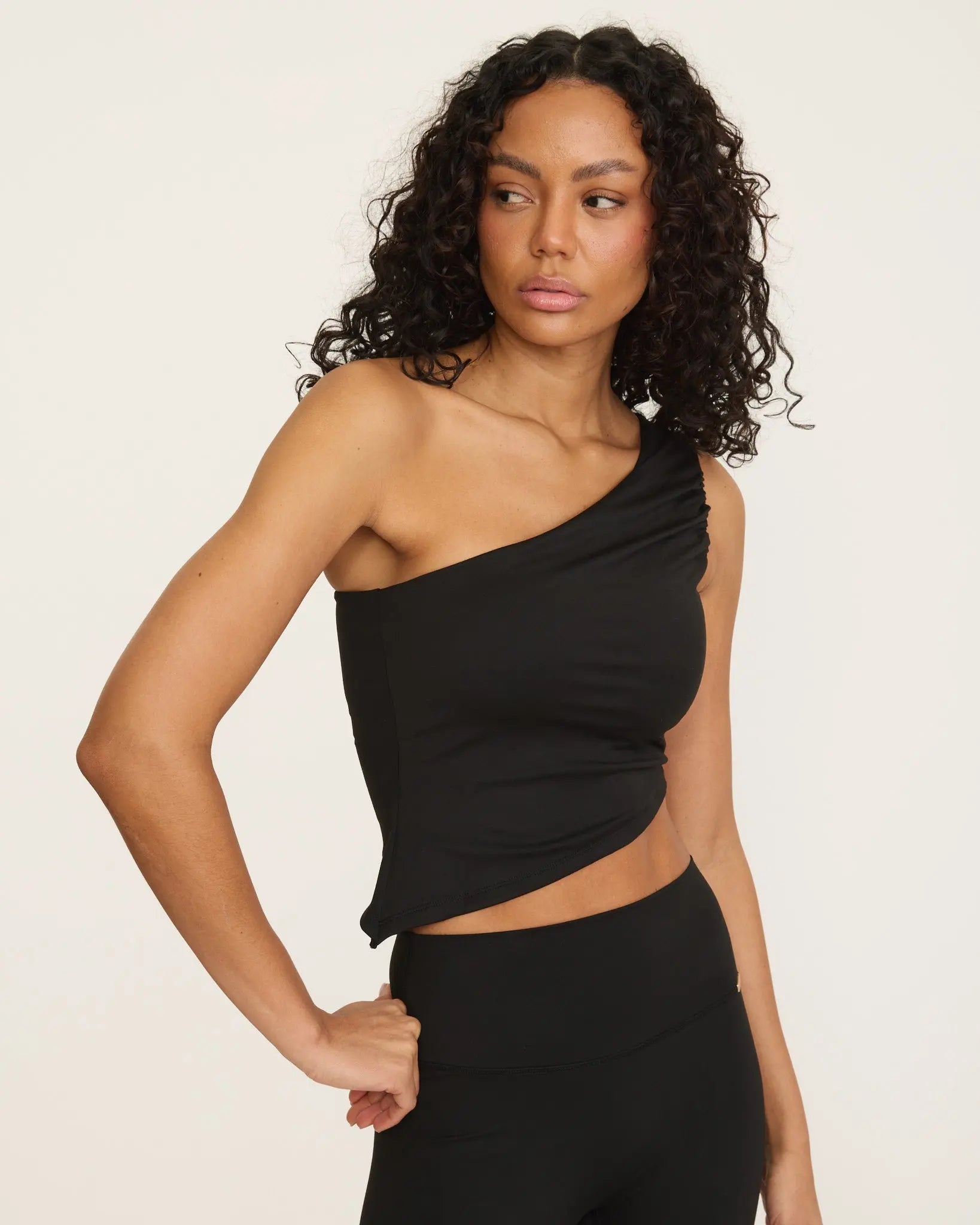Joelle One Shoulder Top - Black – Amadawear.ae