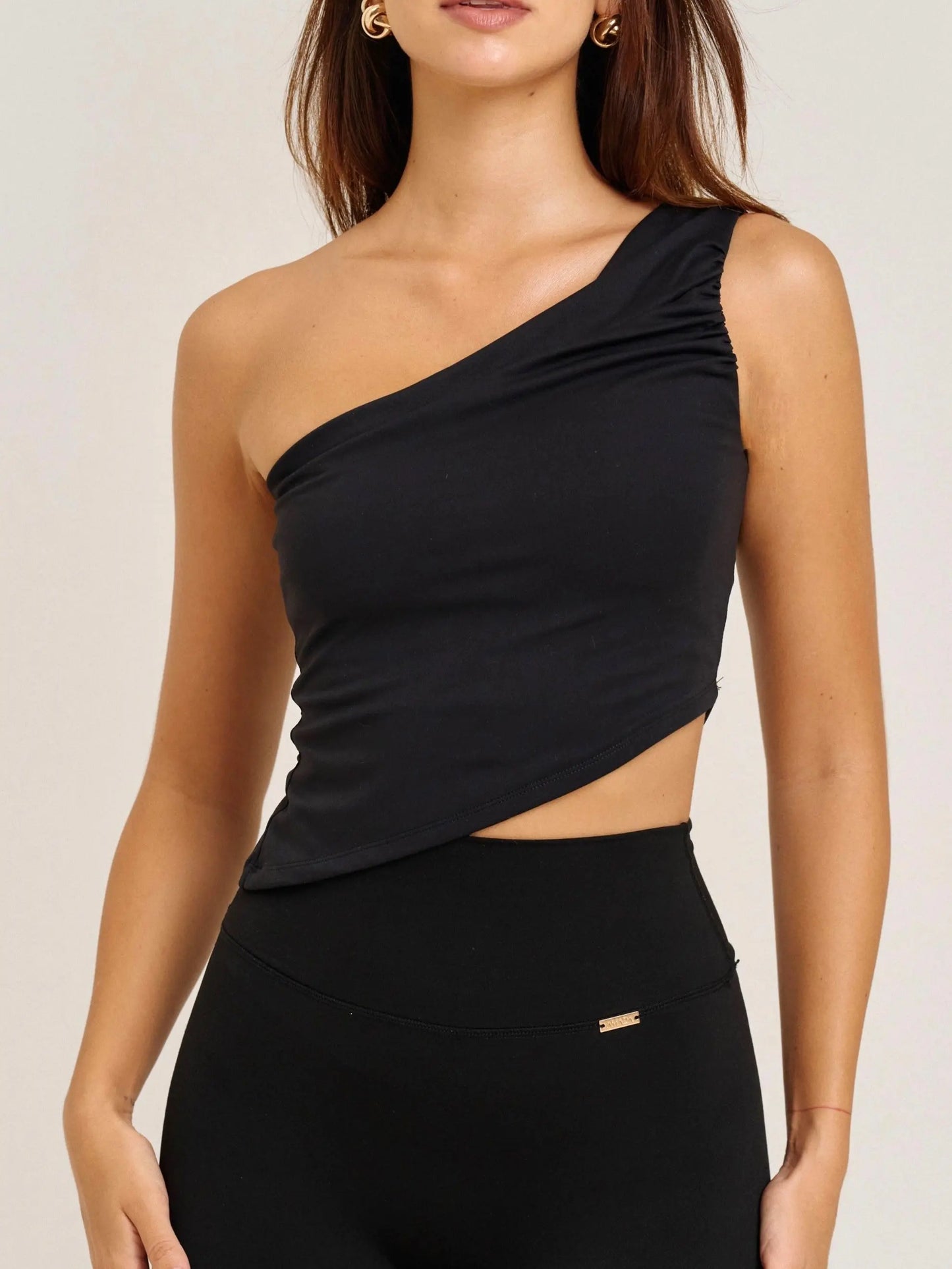 Joelle Oneshoulder Top black AMADAWEAR