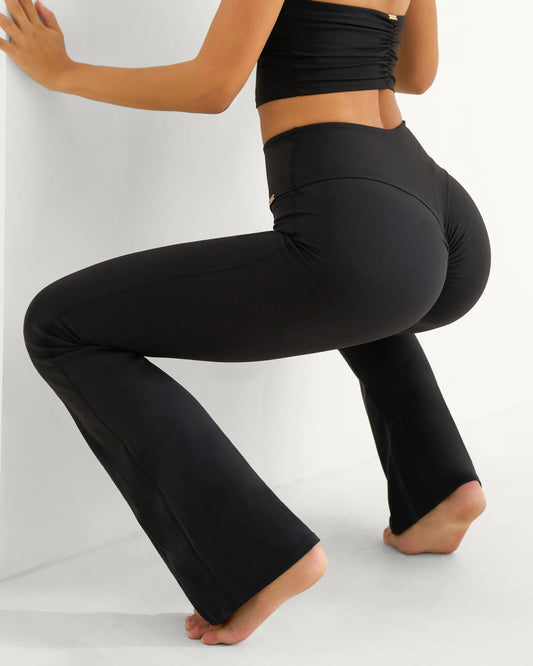 Lia Scrunched Flare Leggings - Black AMADAWEAR