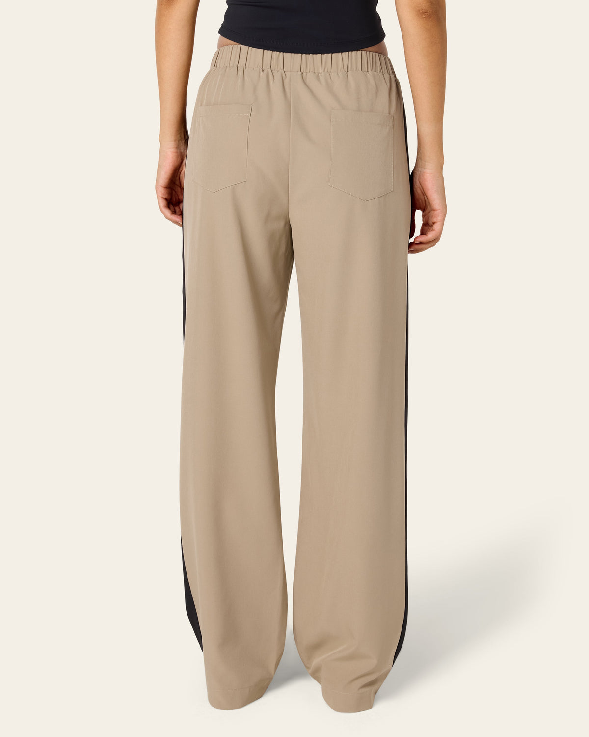 AMADA Tracksuit Jogger - Beige/Black