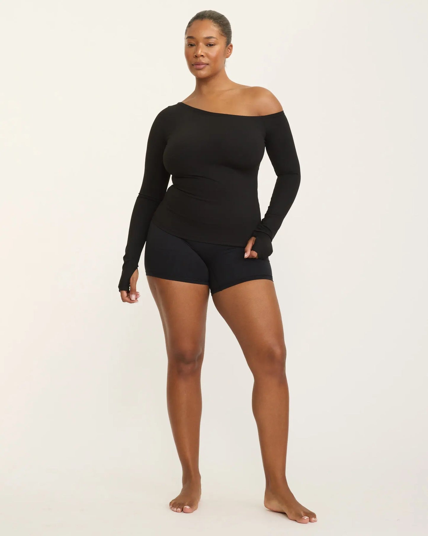 Sabrina Asymmetric Longsleeve - Black AMADAWEAR