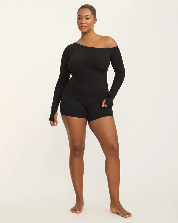 Sabrina Asymmetric Longsleeve - Black AMADAWEAR