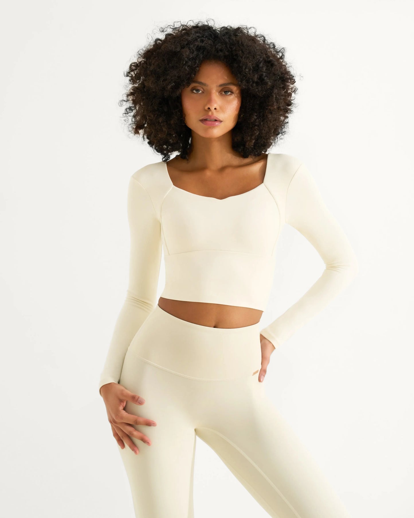 Uela Longsleeve Top - Ivory AMADAWEAR