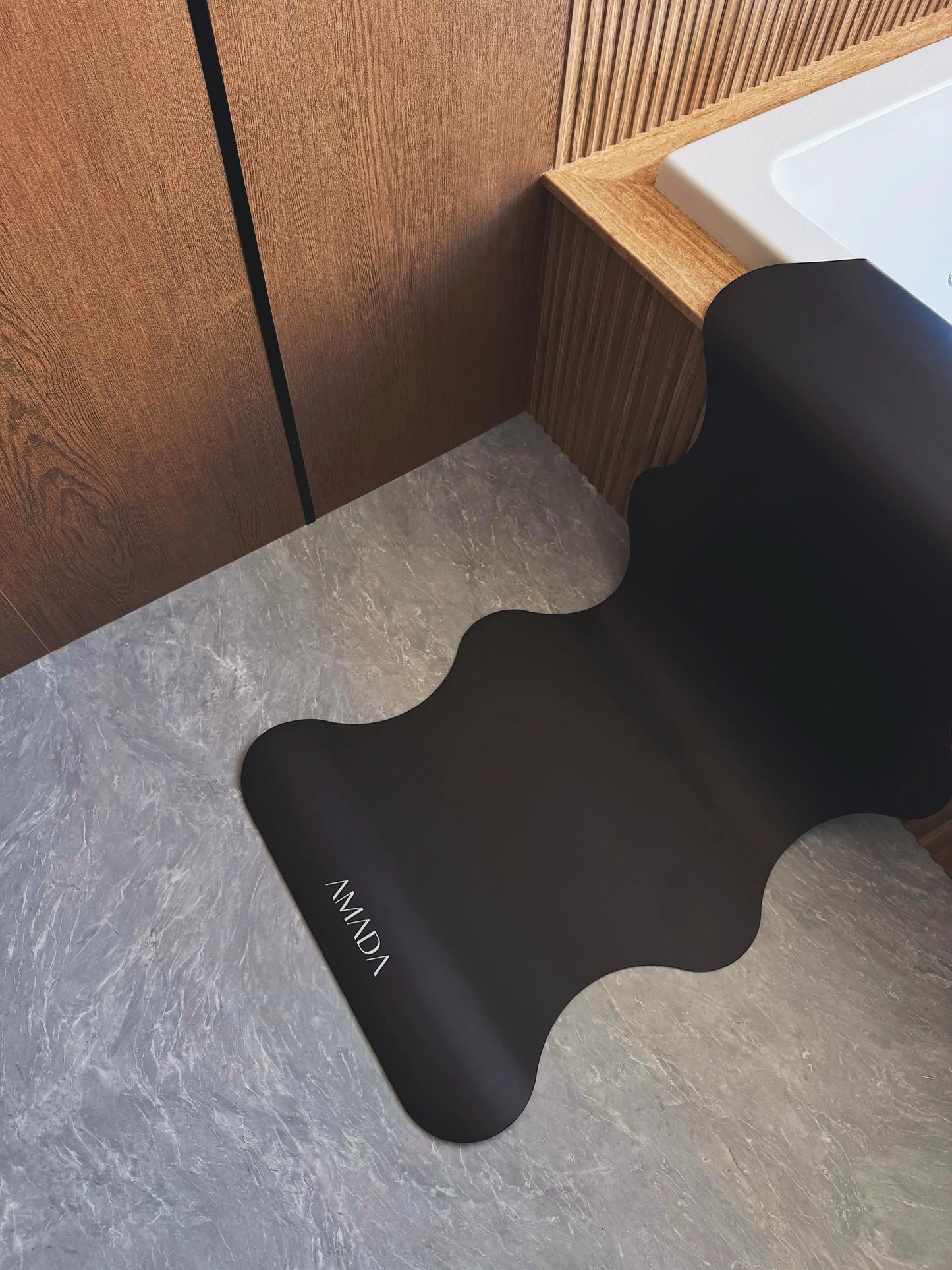 The AMADA Yoga Mat - Black